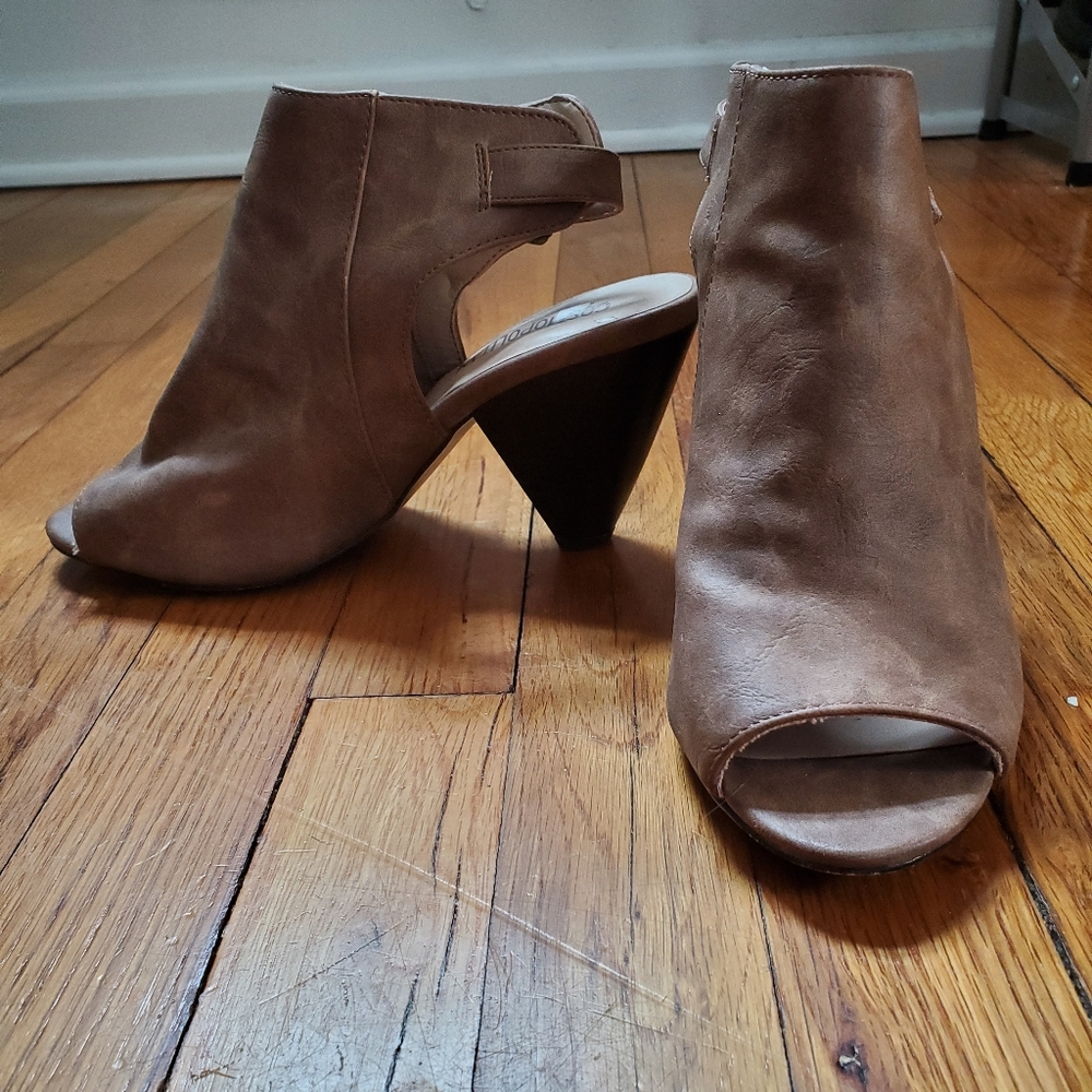 Cosmopolitan Sand Wash Booties